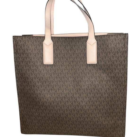 Michael Kors Kenly Monogram Signature Tote - Picture 6 of 16